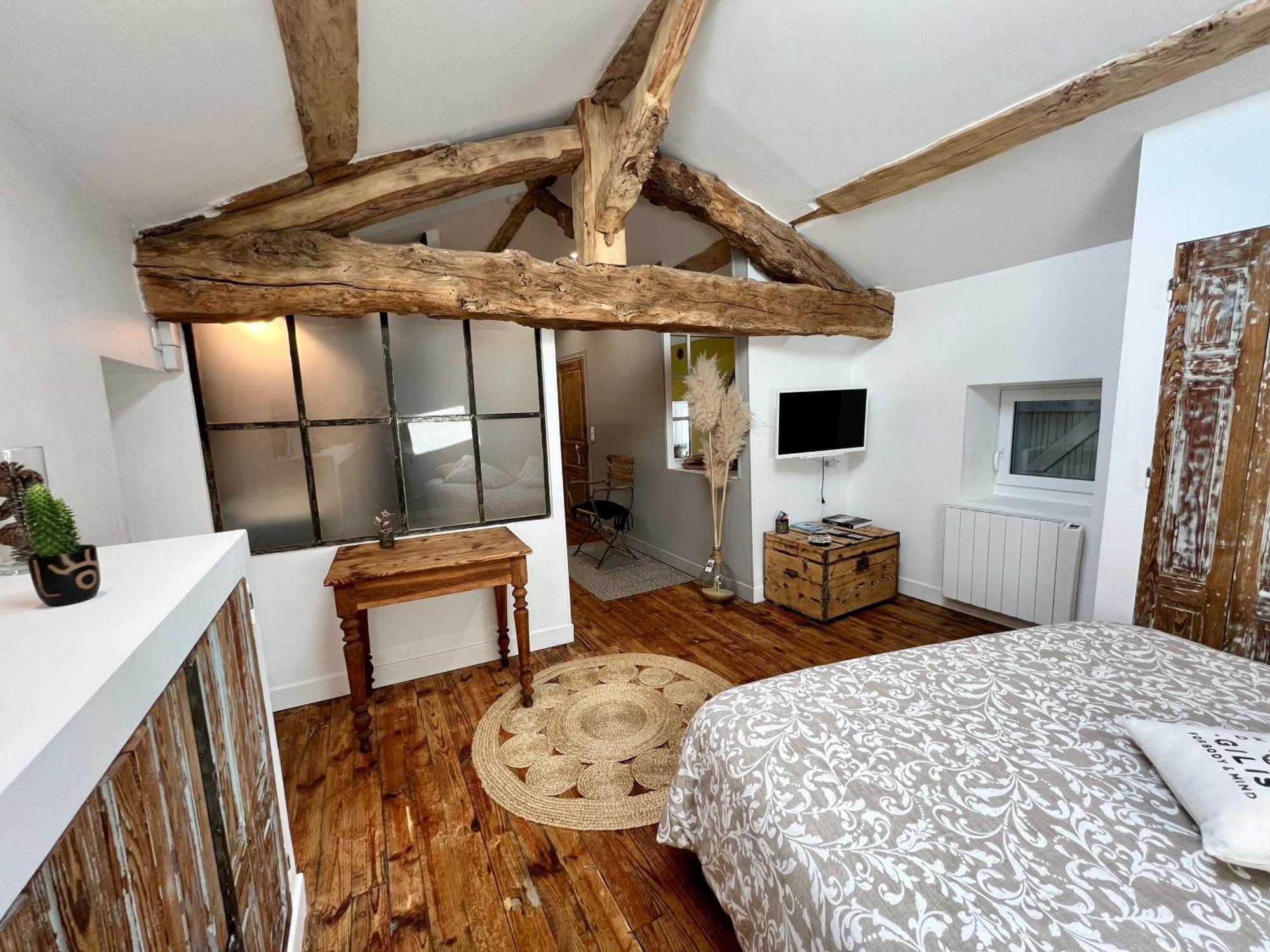 Bed and Breakfast Les Hirondelles Du Marais Riom Zewnętrze zdjęcie
